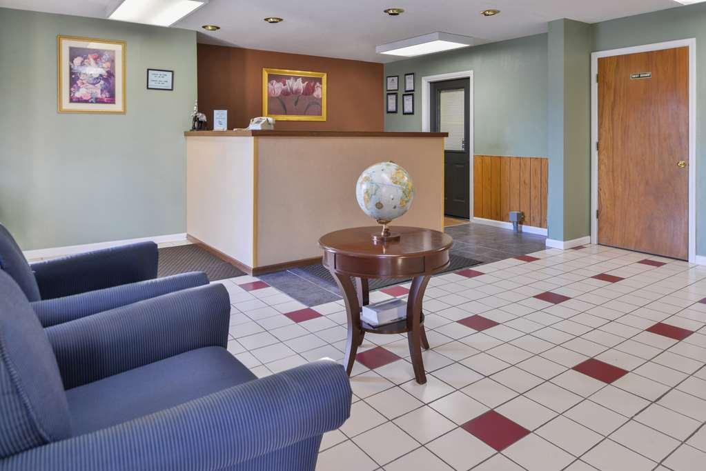 Americas Best Value Inn Of Decatur מראה פנימי תמונה
