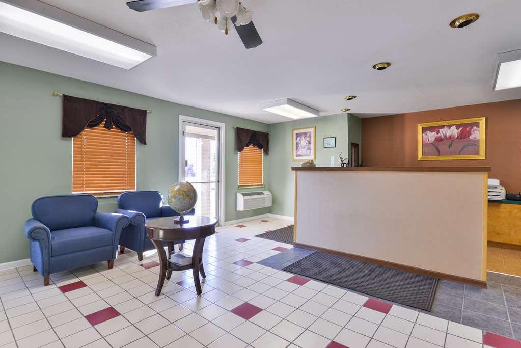 Americas Best Value Inn Of Decatur מראה פנימי תמונה
